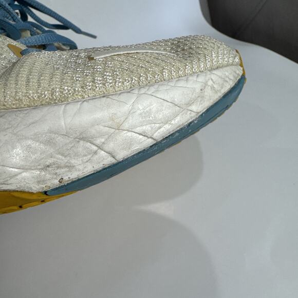 Nike ZoomX Invincible Run Flyknit 2 Men’s Size 12 White Sneakers Shoe DV1745-181
